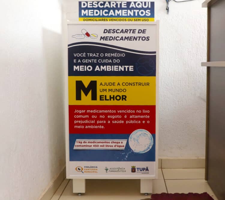 Caixas específicas para descarte de medicamentos vencidos ou sem uso