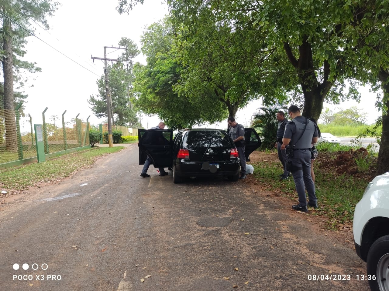 Casal de traficantes acaba preso pela Polícia Militar após fugir