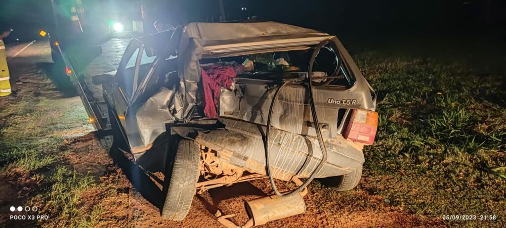 Autom Vel Colide Na Traseira De Outro Carro Na Sp Em Tup